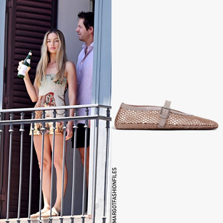 Margot Spotted Having a Balcony Moment in Naples
