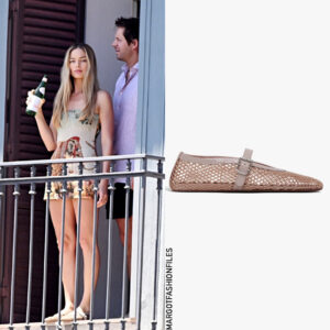 Margot Spotted Having a Balcony Moment in Naples